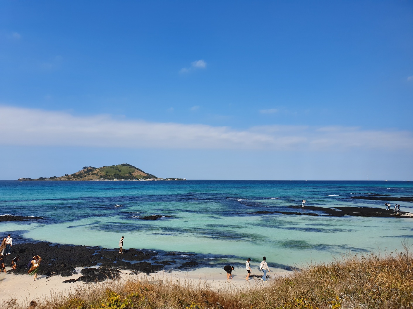 Hyeopjae Beach with white sand and turquoise water, Jeju Island